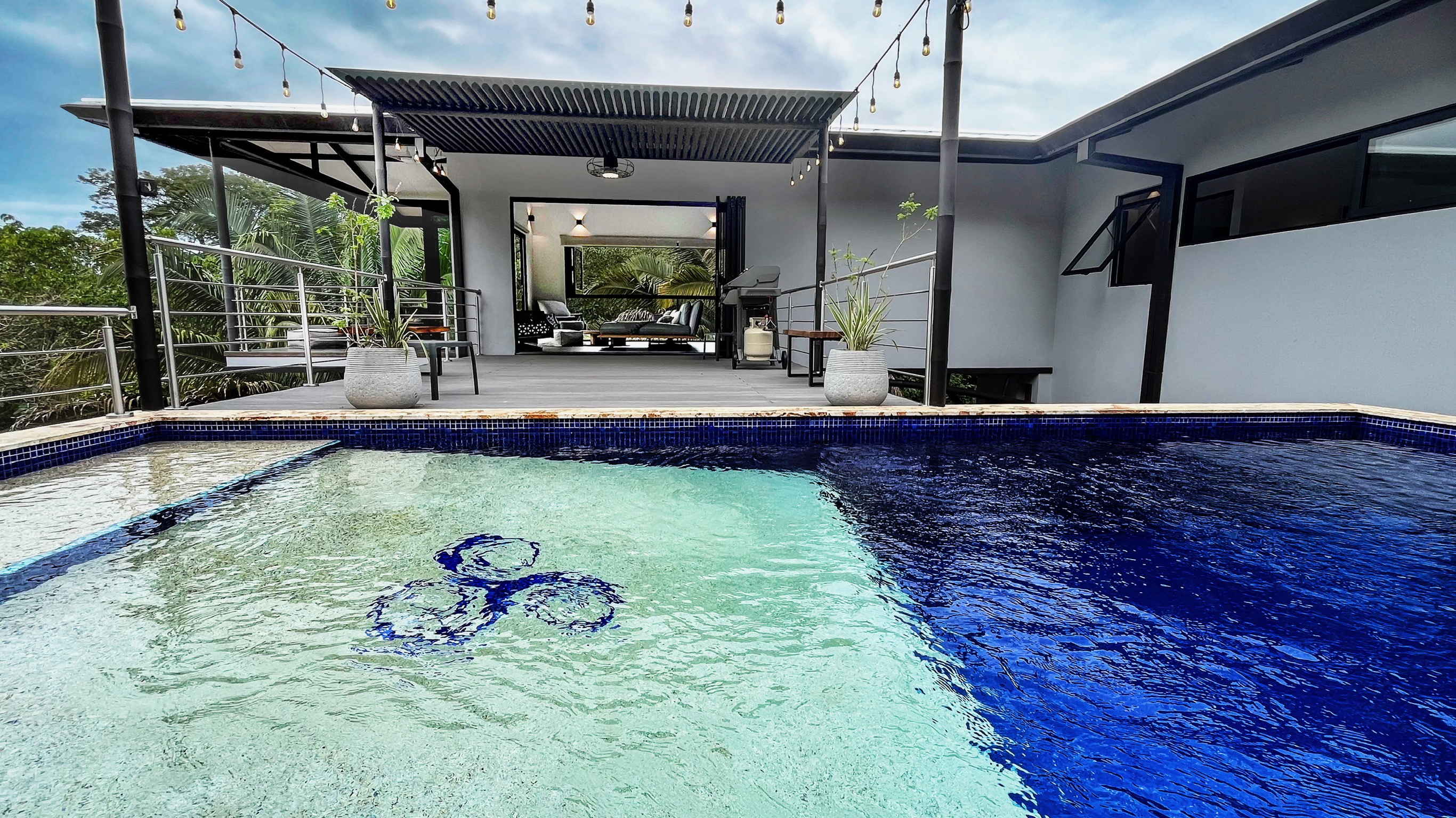 Casa Ker Lumar villa terrace and pool in Uvita